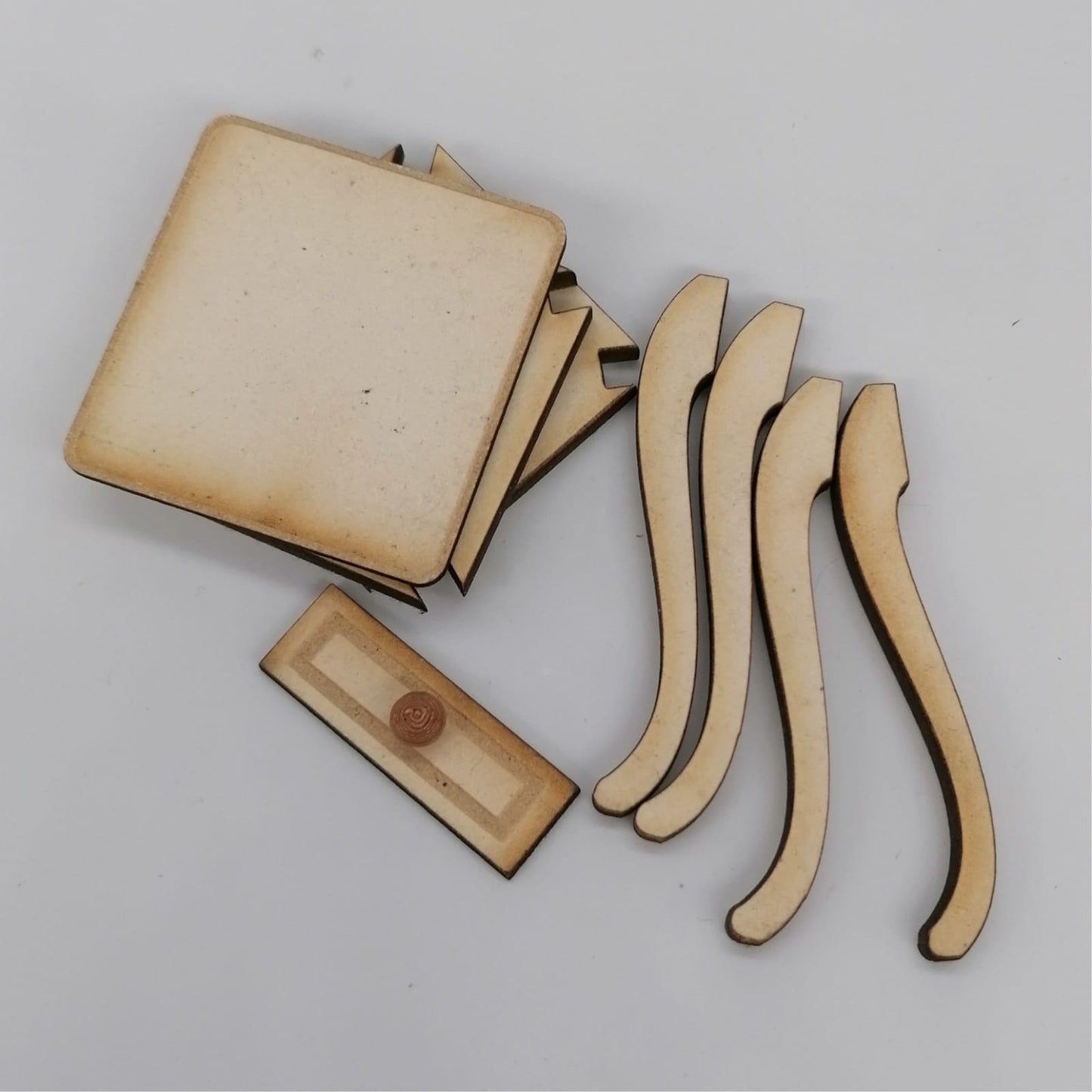 Miniatur Schreibtisch oder Beistelltisch - Miniatur Moebel