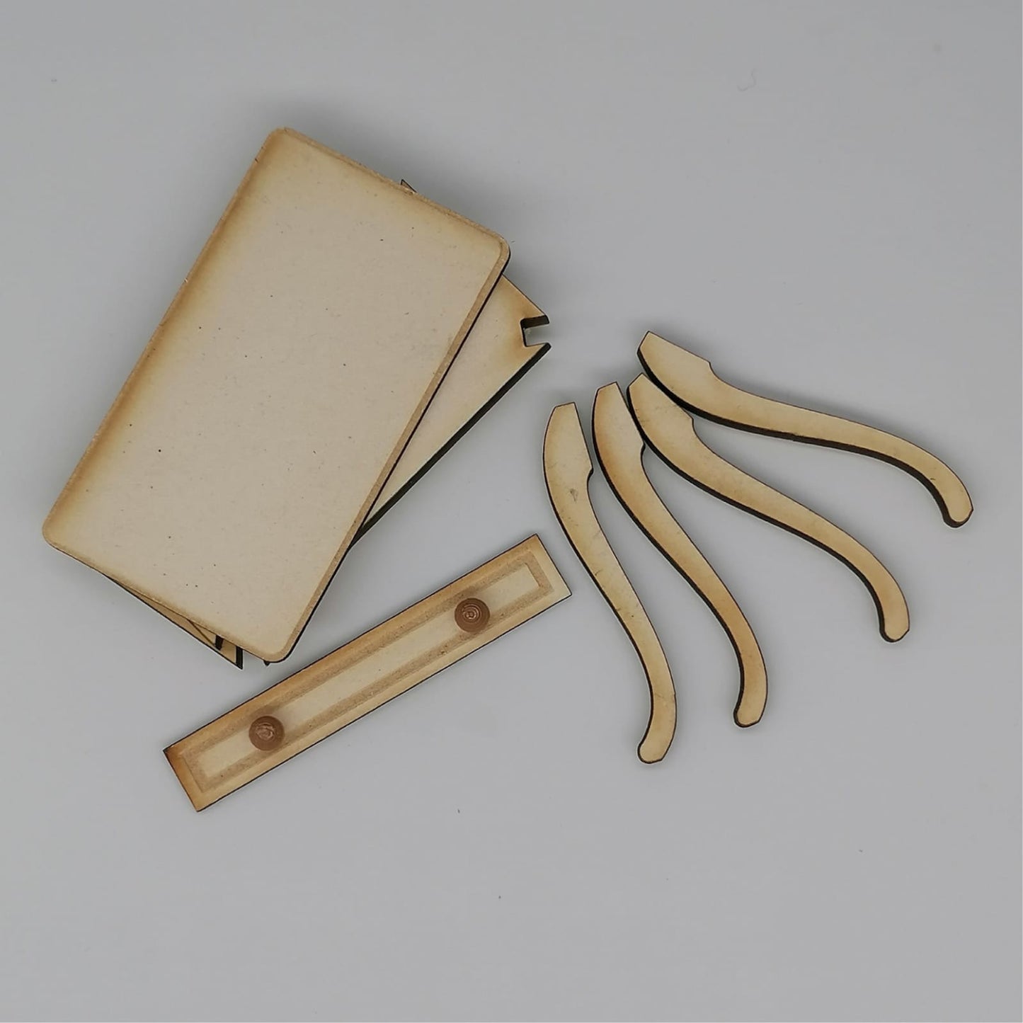 Miniatur Schreibtisch oder Beistelltisch - Miniatur Moebel