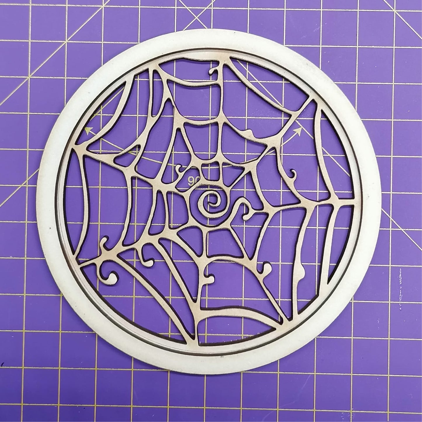 Fenêtre toile d'araignée ronde