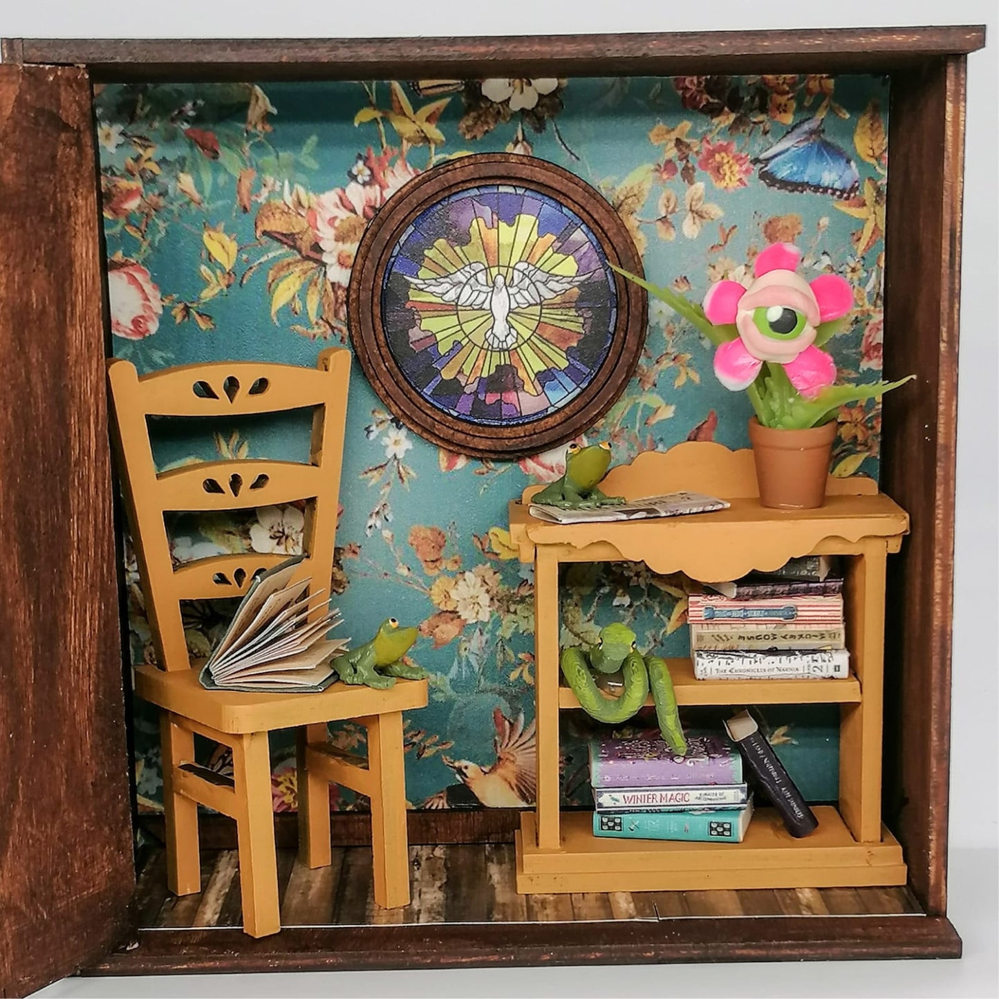 Diorama box decoration