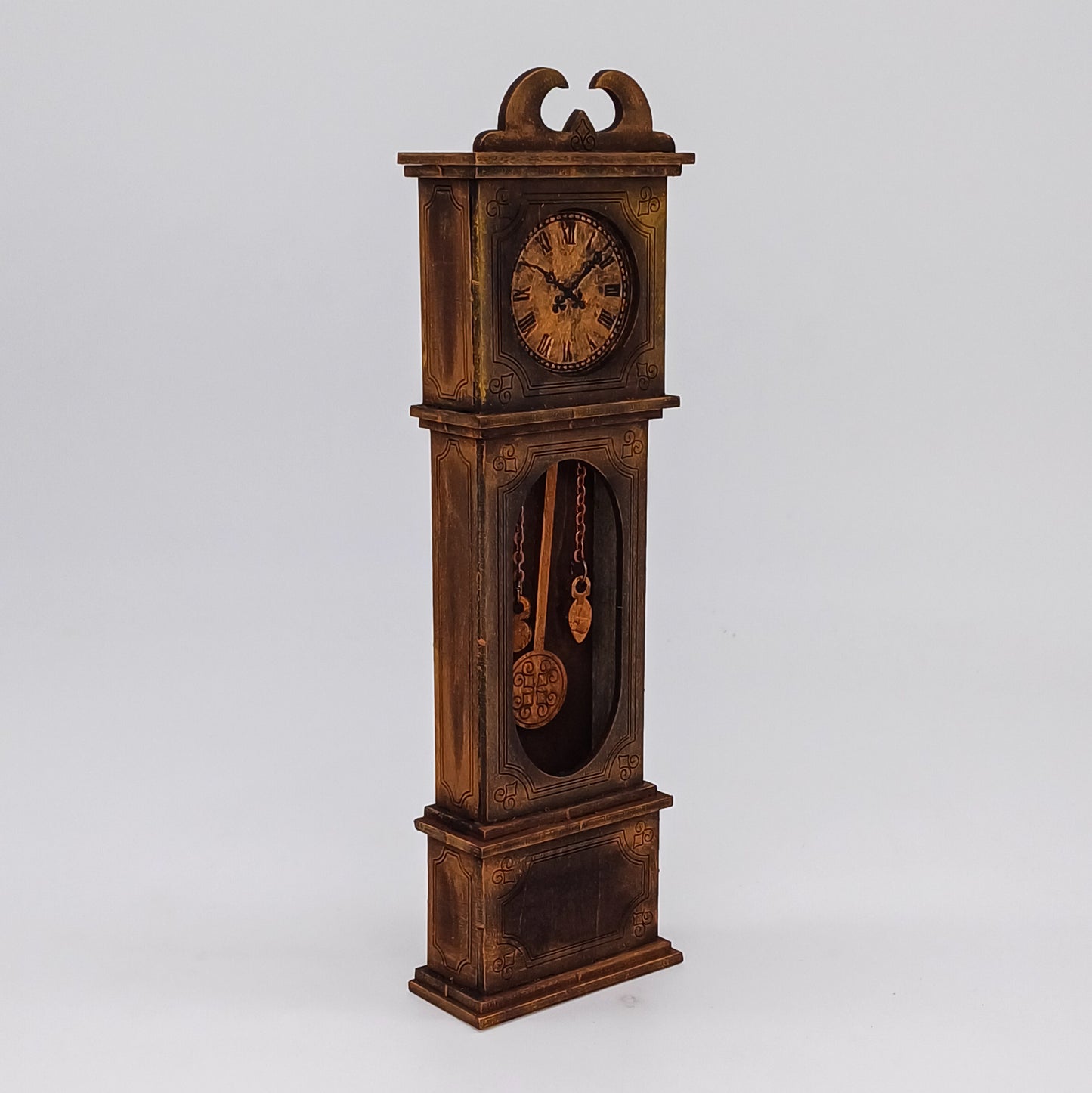 DIY Standuhr im Maßstab 1:12 - Miniaturen