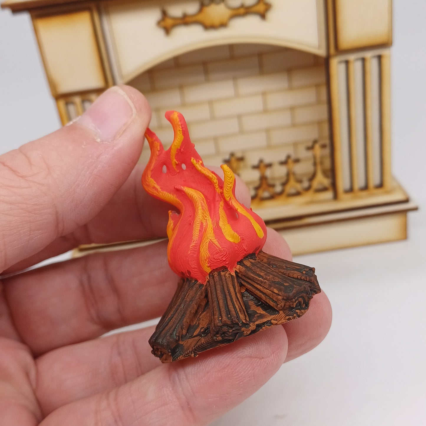 Chimenea de bricolaje con fuego en escala 1:12