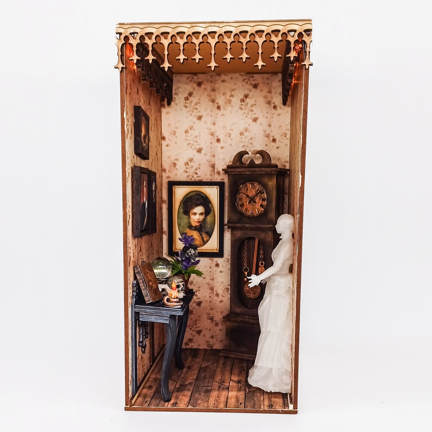 Book Nook Halloween im Geisterhaus