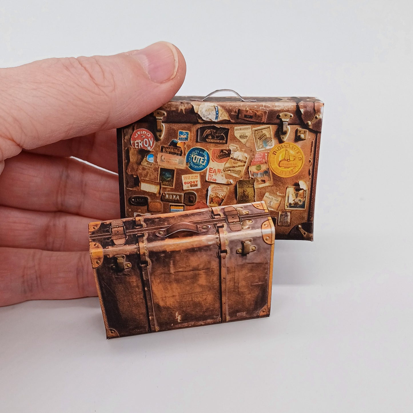 Koffer und Taschen im Maßstab 1:12 zum Drucken und Basteln