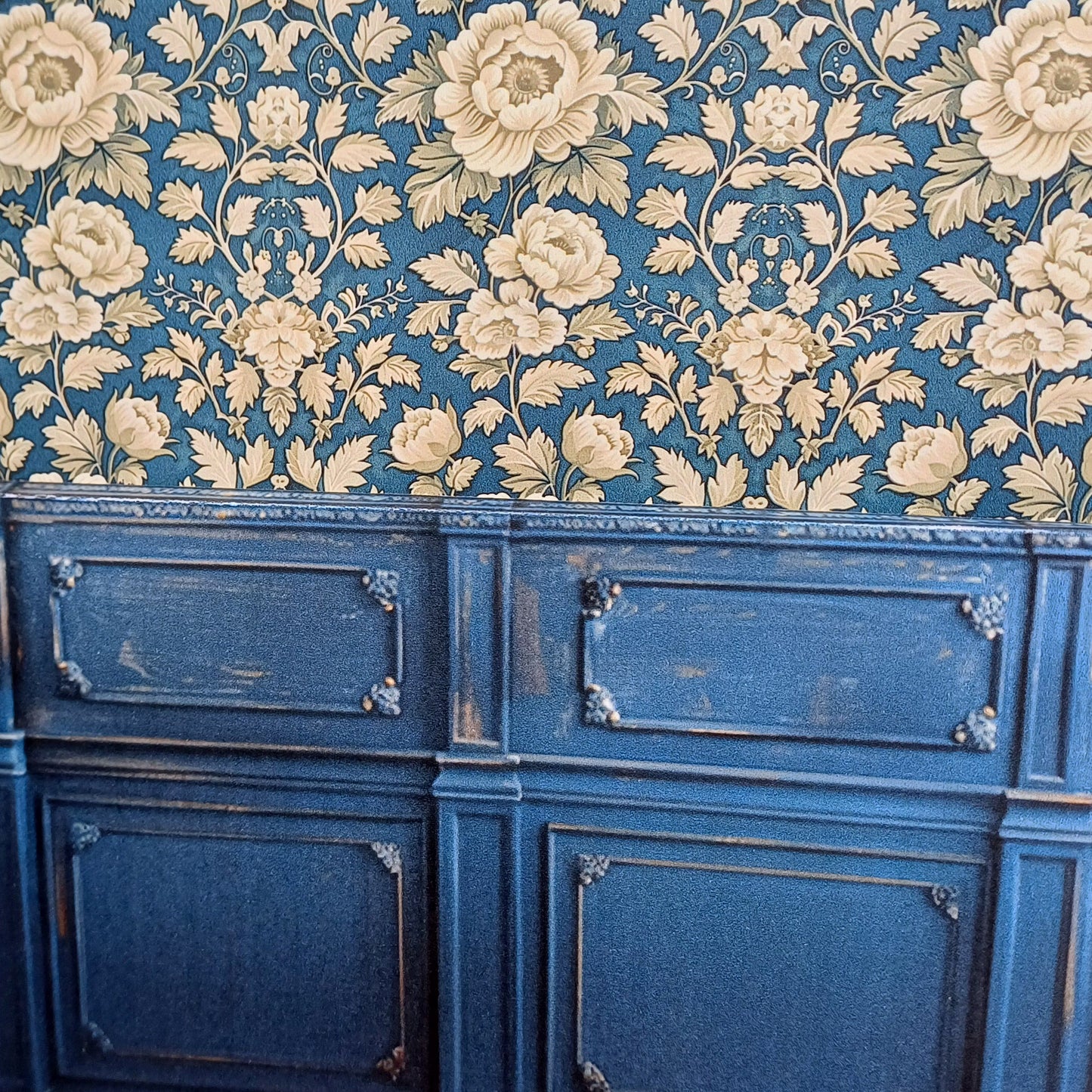 Roombox Design "Blaues Zimmer" im Maßstab 1:12 zum Drucken und Basteln