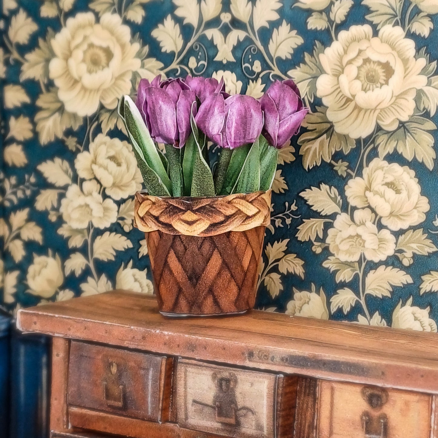 Miniature 1:12 scale tulips for printing and handicrafts