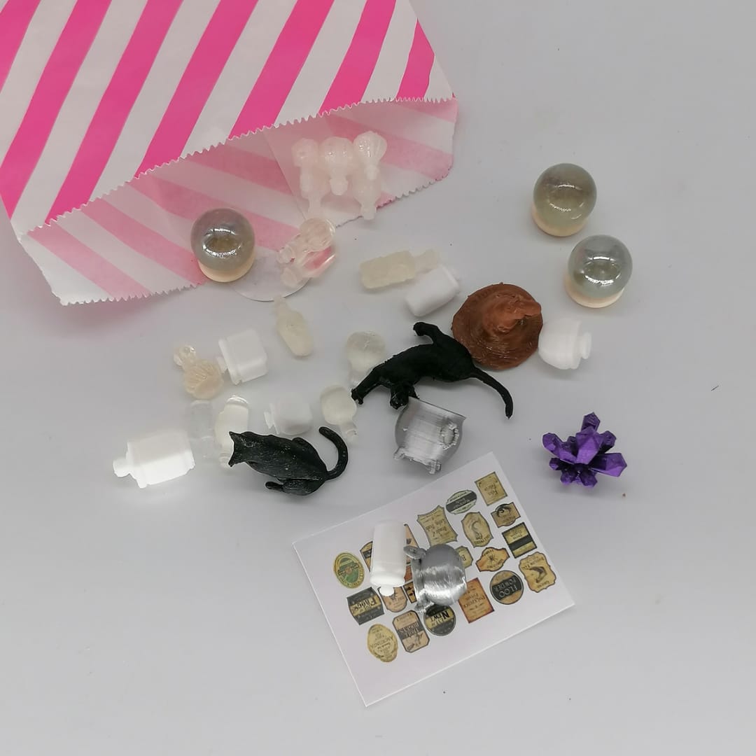 Book Nook Enchanting Winked Alley DIY Kit