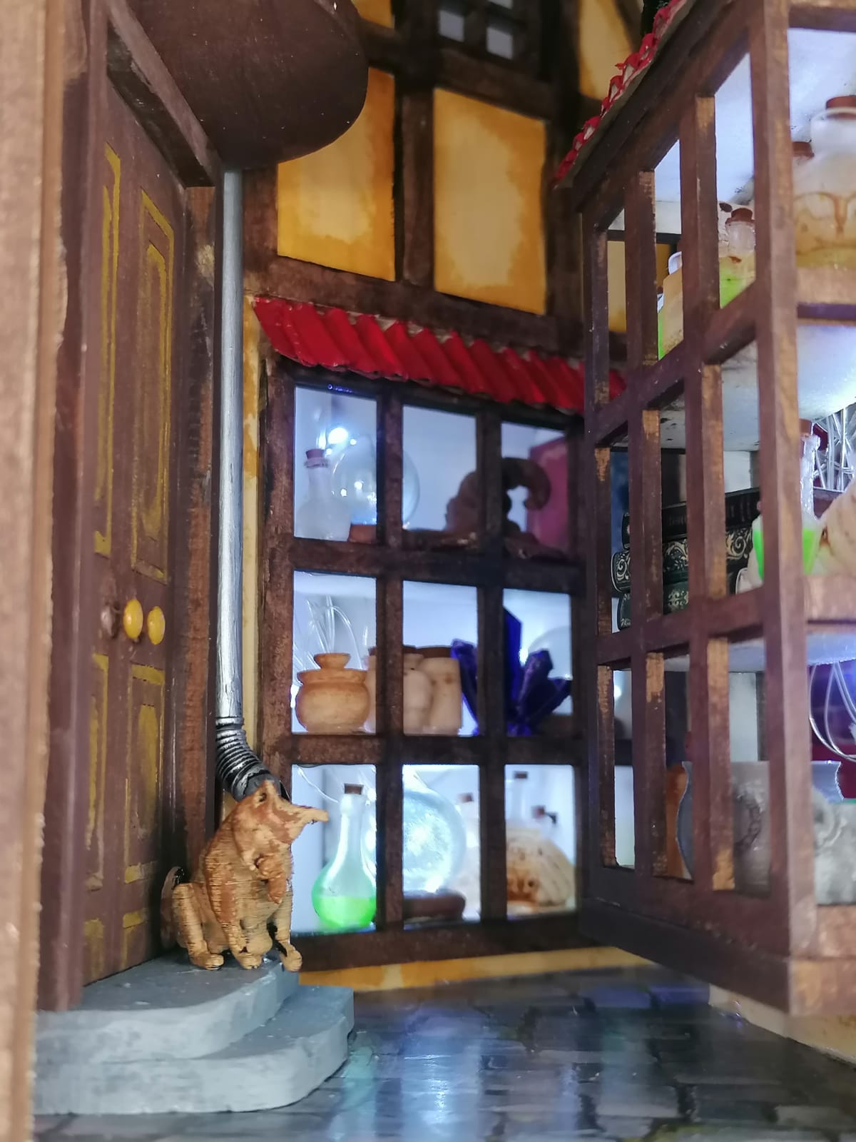 Book Nook Enchanting Winked Alley DIY Kit