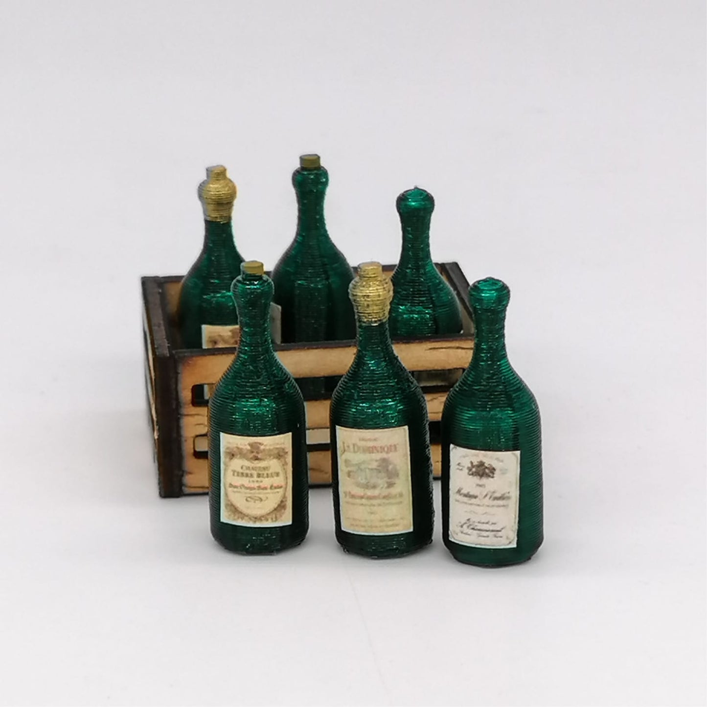 Miniaturas en botellas de vino a escala 1:12