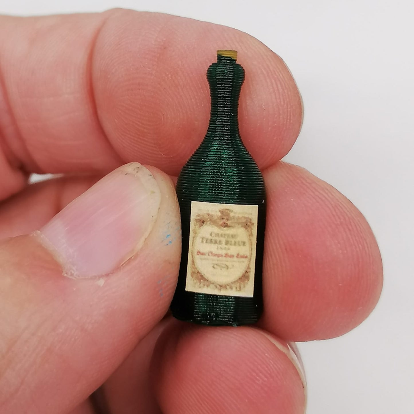 Miniaturas en botellas de vino a escala 1:12