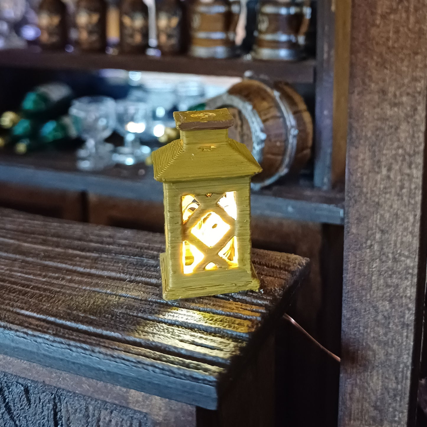Miniature lantern