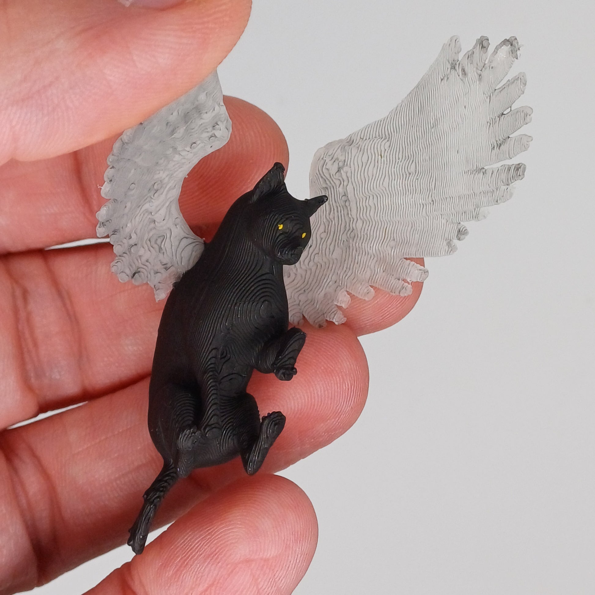 Fliegende Katze im Maßstab 1:12 - Miniaturen