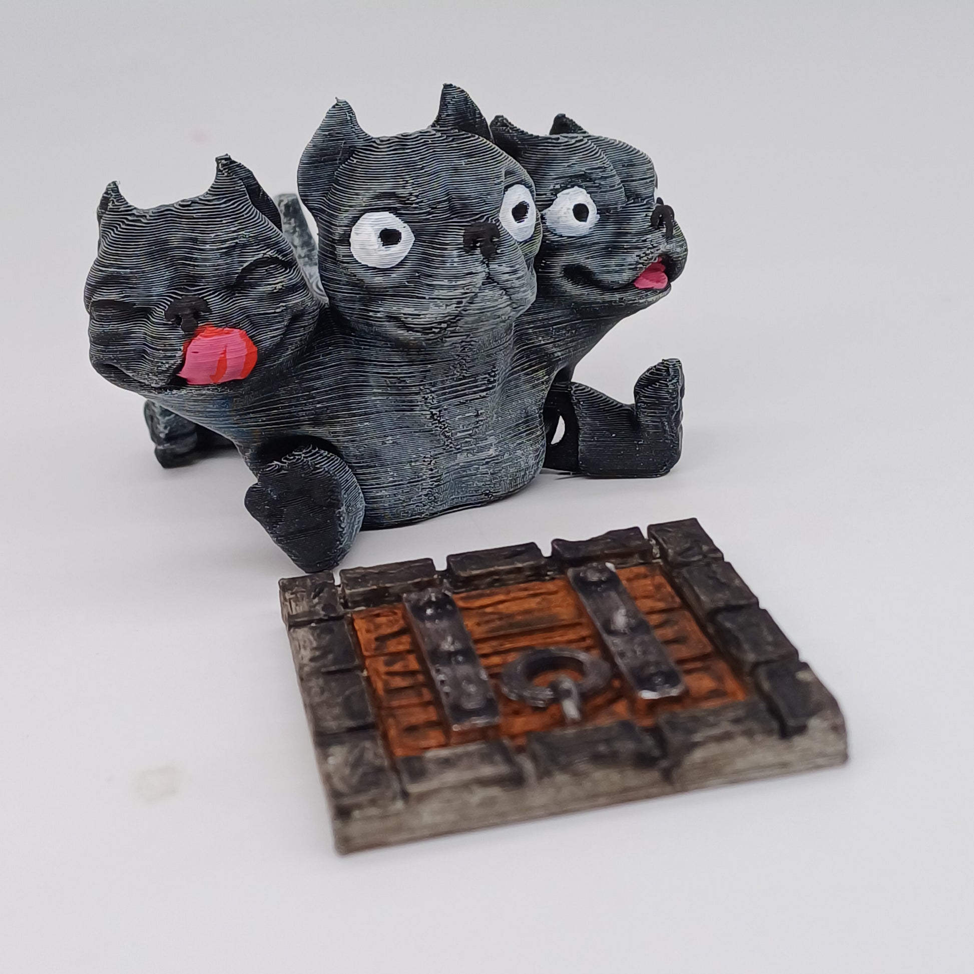 Kerberos Hund mit Tür im Maßstab 1:12 - Miniaturen