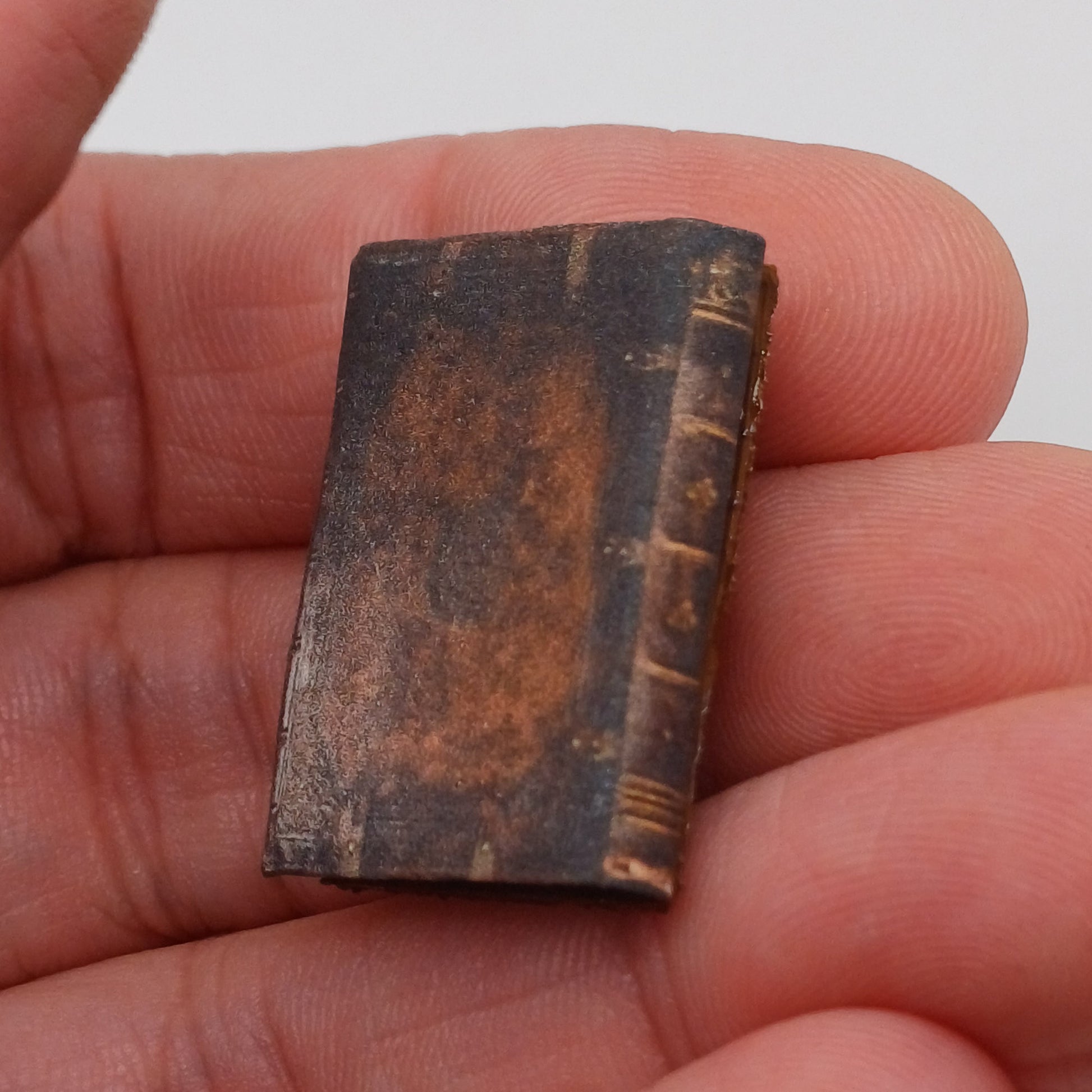 Bannfluch Buch Miniatur im Maßstab 1:12-katnookde