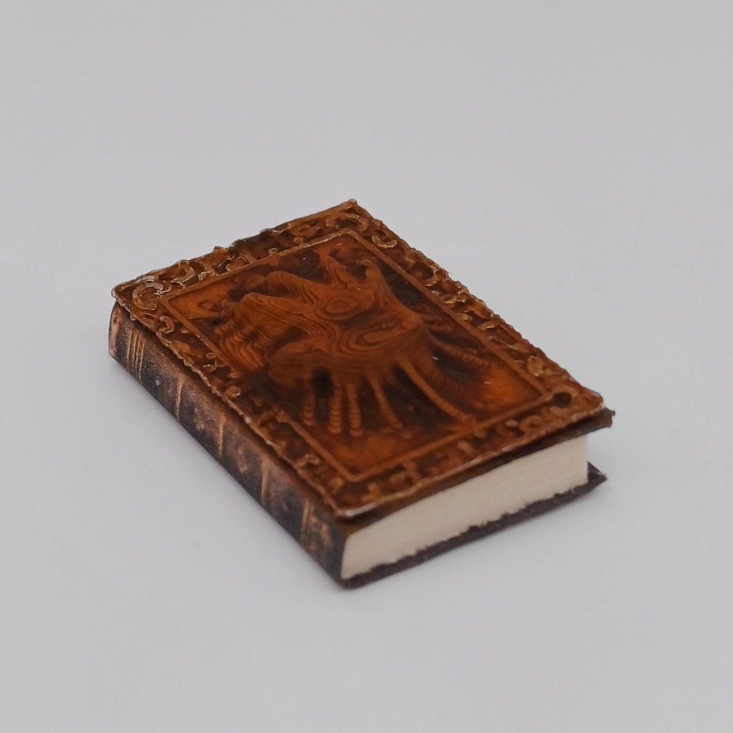 Banishing Curse Book Miniatuur in schaal 1:12
