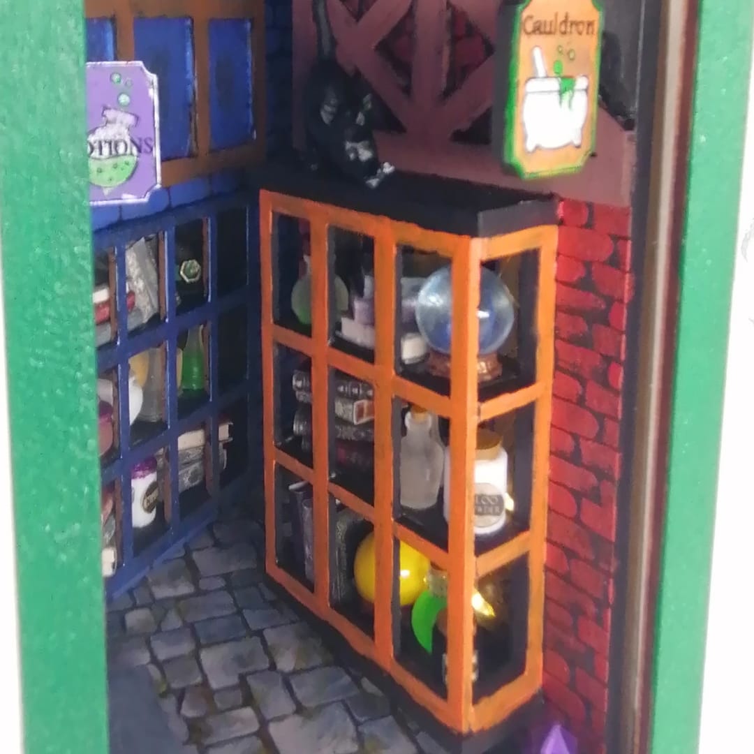 Book Nook Enchanting Winked Alley DIY Kit