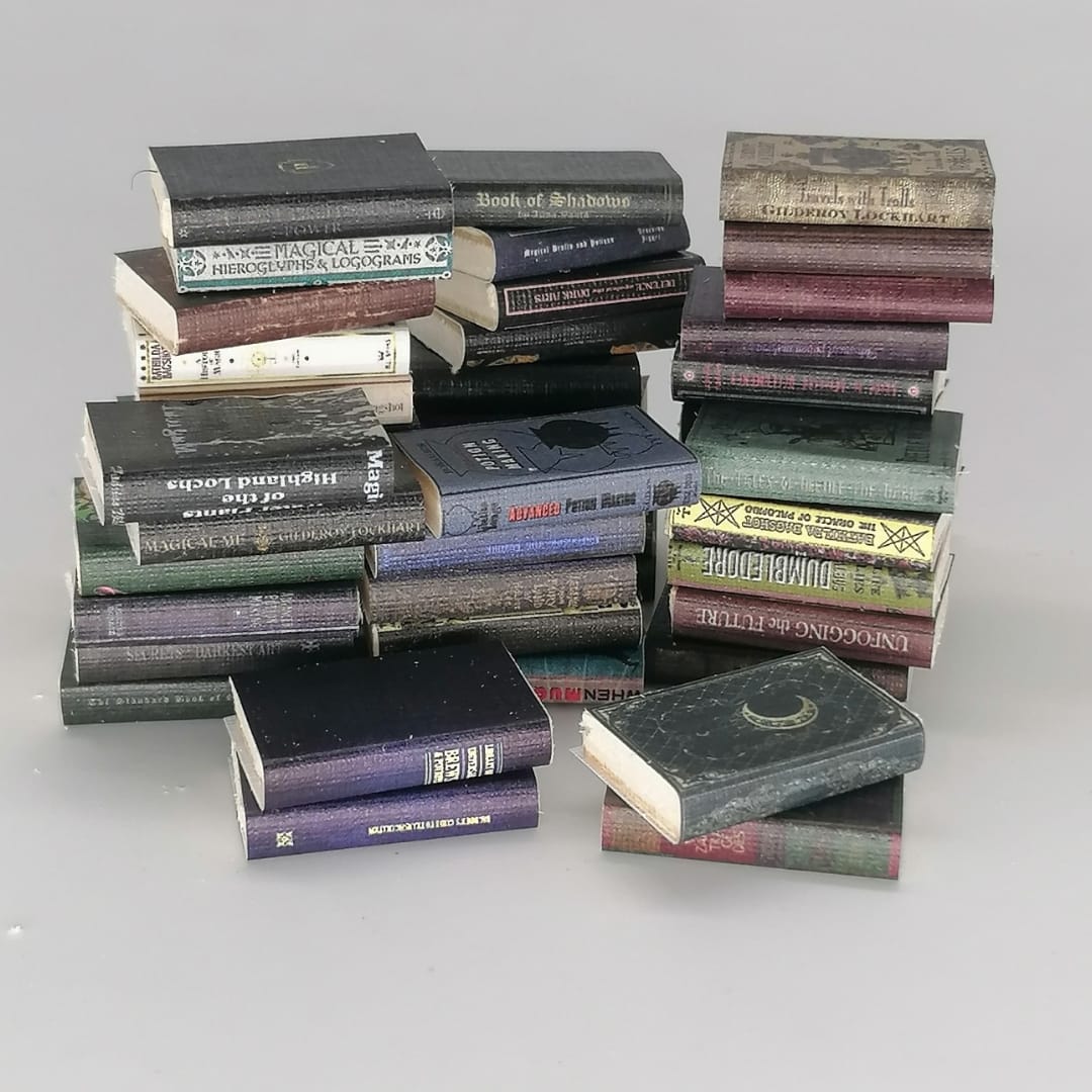 Miniatur Bücher für Hexen und Zauberer - Miniaturen