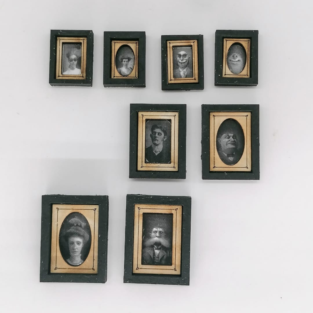 Miniatuur portret fotolijstje op schaal 1:12