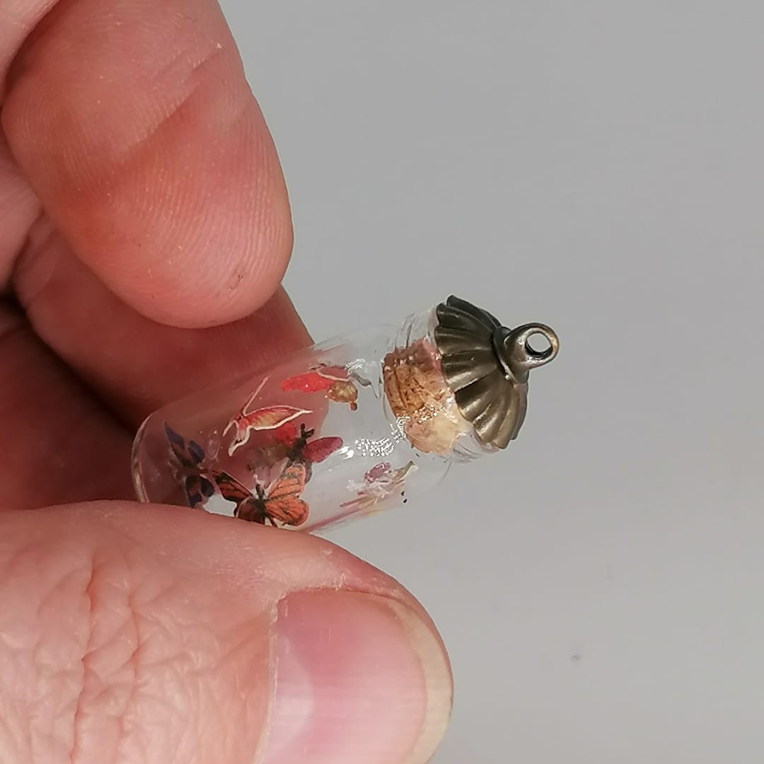 Schmetterlinge im Glas im Maßstab 1:12 - Miniaturen