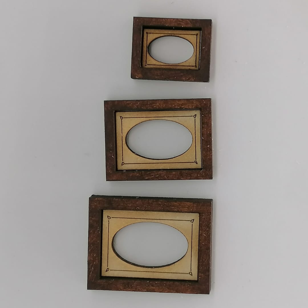 Miniatur Bilderrahmen im Maßstab 1:12 - 3er set oval bemalt - Miniaturen