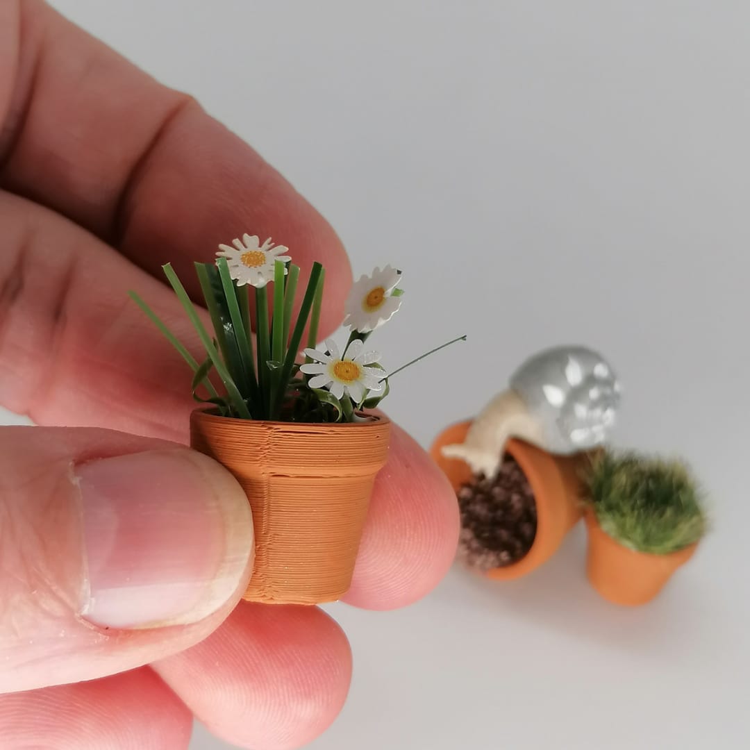 Miniatur Frühlings Dekoration mit Schnecke im Maßstab 1:12 - Miniaturen