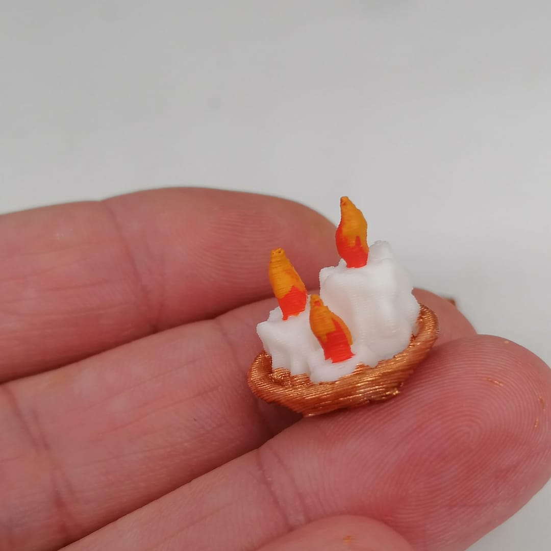 Miniatur Kerzen auf Teller im Maßstab 1:12 - Miniaturen